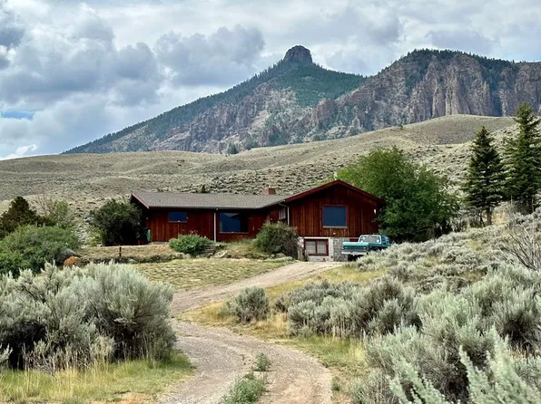 52 Lost Ln, Cody, WY 82414