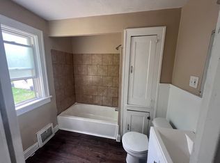 3930 Delmore Rd, Cleveland Heights, OH 44121