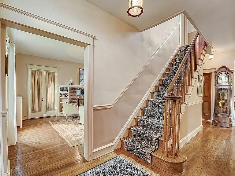 307 Waring Rd — Photo 5