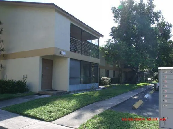 606 Gardens Dr, Pompano Beach, FL 33069
