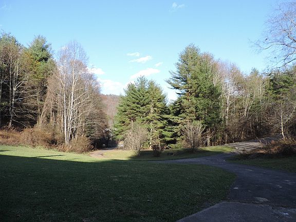 5th image of 282 Hill Dr