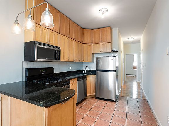 4th image of 817 Park Ave APT 8