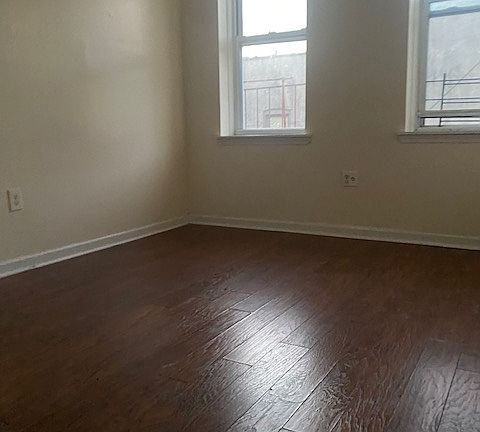 3rd image of 1901 Bergen St APT 4R