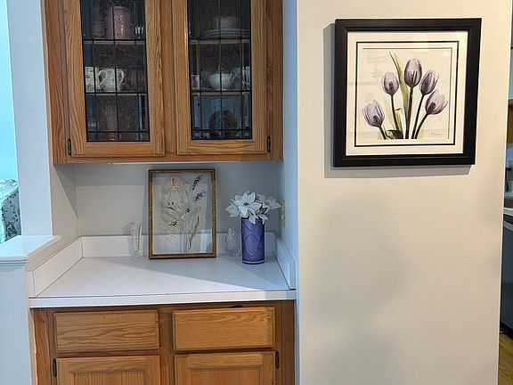 5th image of 807 Old Country Rd #807