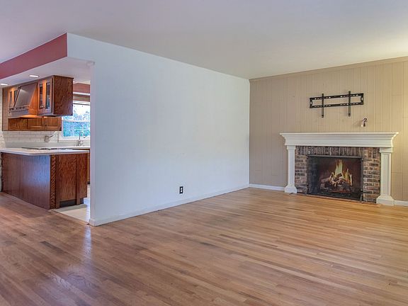 4th image of 23020 Gardena Pl