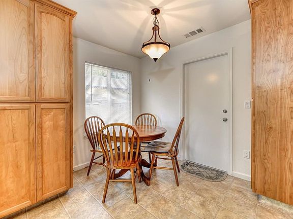 5th image of 1206 Wimbledon Dr