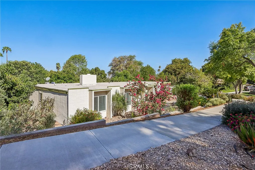 4 bed, 1847 sqft, $4,250 — Photo 1