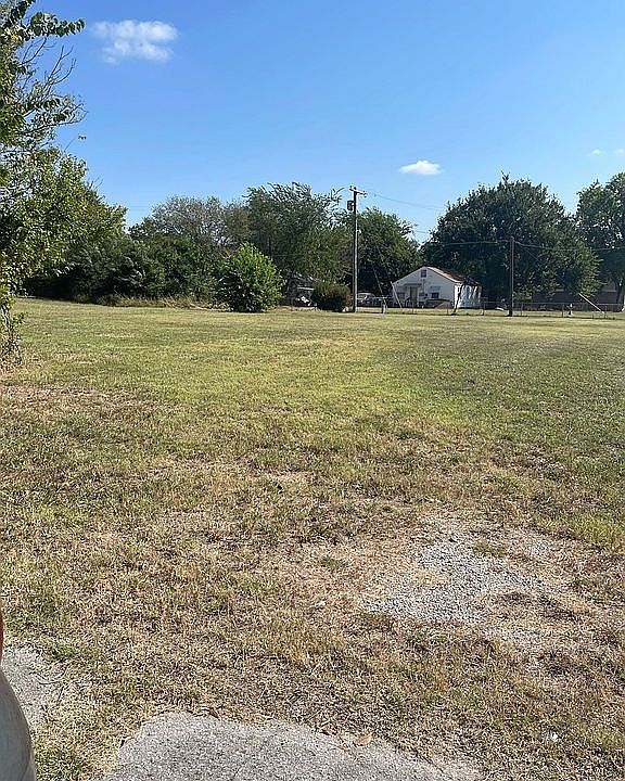 1st image of 2805 N Frankfort Pl
