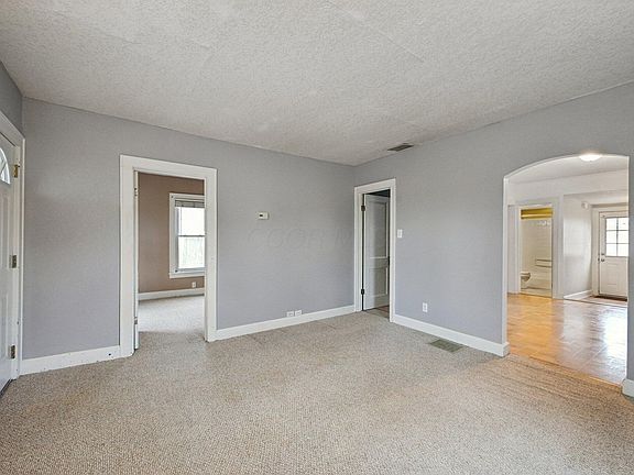 5th image of 2850 E High St