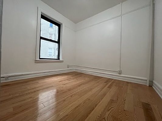 5th image of 712 W 180th St APT 22
