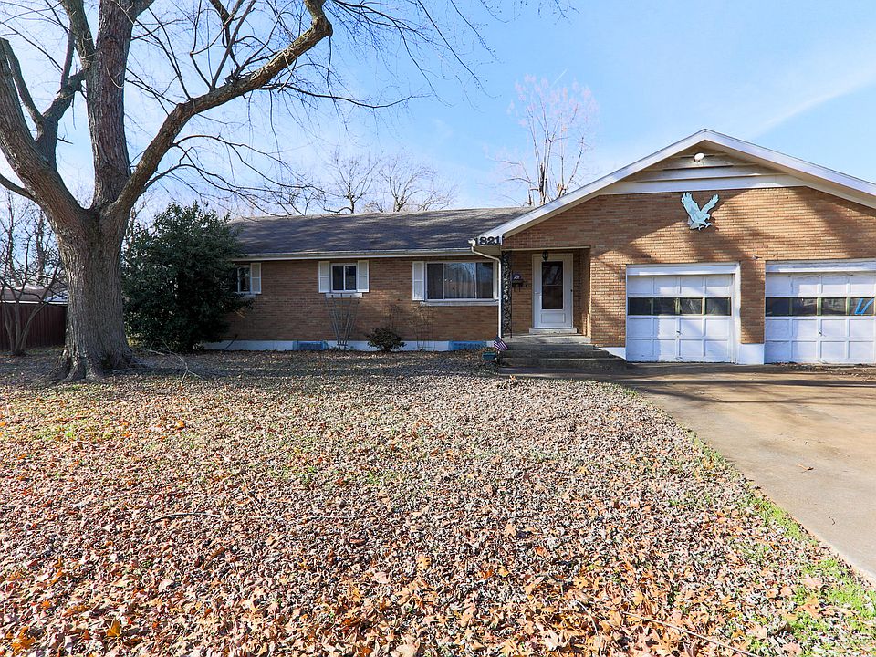1st image of 1821 N Yulan Dr