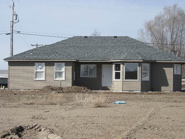 2nd image of 1030 SW Issac Ln