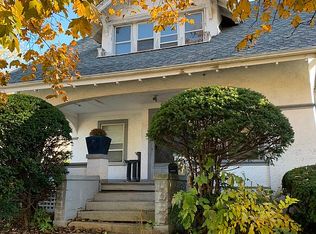 9 N State St, Aurora, IL 60505
