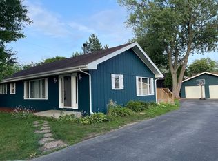 26151 N Walnut Ave, Mundelein, IL