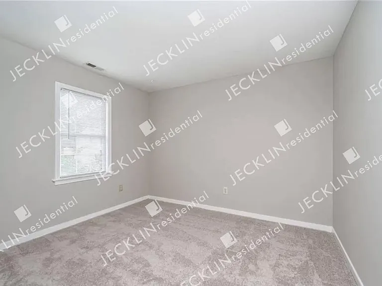3325 Pemberton Creek Ct — Photo 13