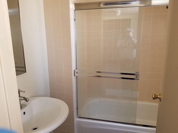 5th image of 332 San Diego Ave