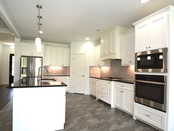 5th image of 4203 Bermuda Ave