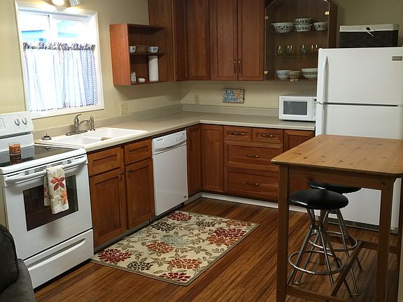 3rd image of 1424 Ross Ave