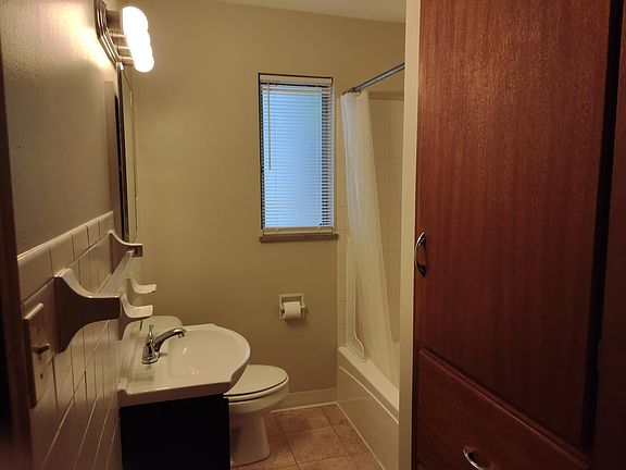 4th image of 1363 Sunrise Ave