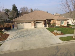 696 Saint Thomas Ct, Exeter, CA 93221
