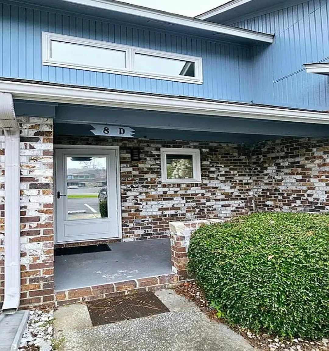 2 bed, 1.5 bath, 1188 sqft, $1,600 — Photo 2