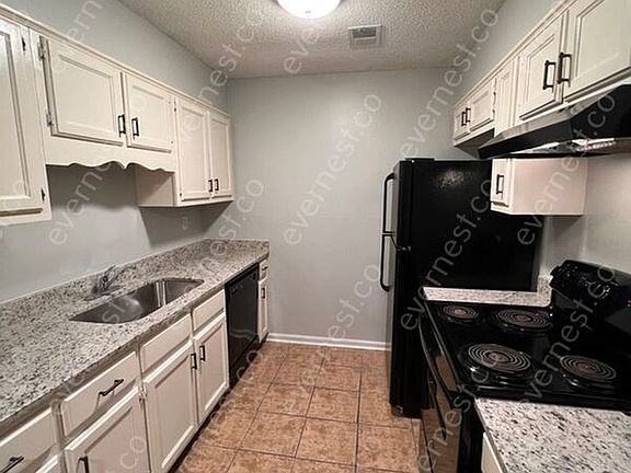 4th image of 554 Creekwood Cir S