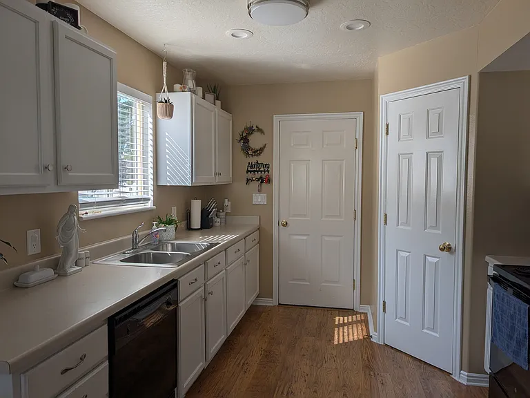 311 W Harvest Moon Dr — Photo 3