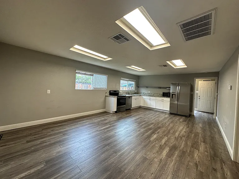 7024 Woodmore Oaks Dr #B — Photo 5