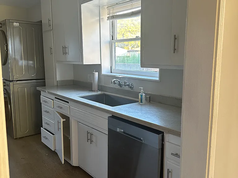 Magnolia Ave — Photo 9