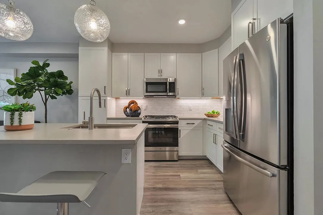 1745 S Pearl St — Photo 4