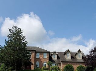 147 Kettle Ridge Dr, Stroudsburg, PA 18360