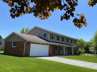 5499 Rainbow Dr #5499, Greendale, WI 53129