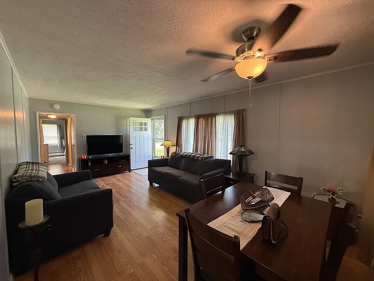 72 Lincoln Ave — Photo 4