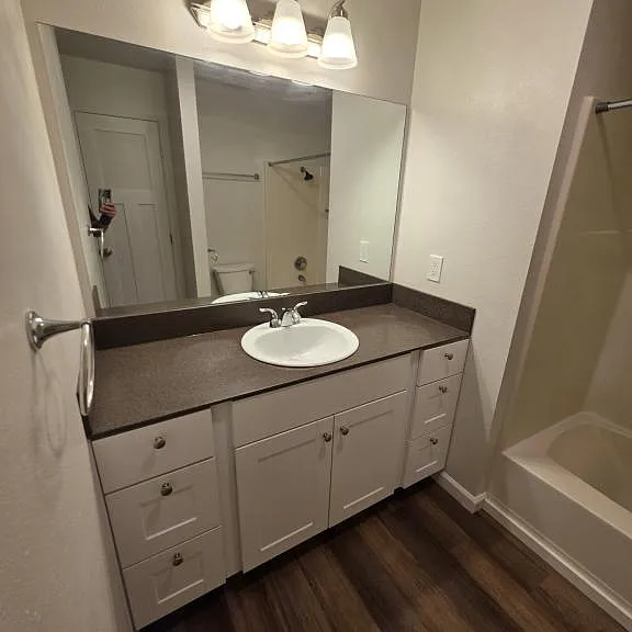 140 Lewis Ave — Photo 5