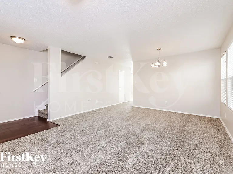 4519 Green Meadow Dr — Photo 8