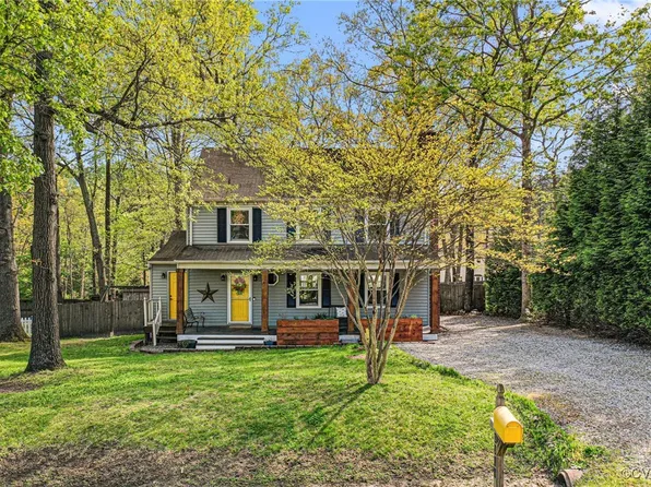 3319 Castlebury Dr, Chester, VA 23831