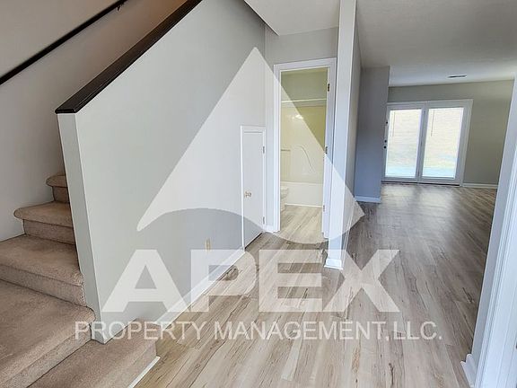 2nd image of 2030 Silverbrook Dr
