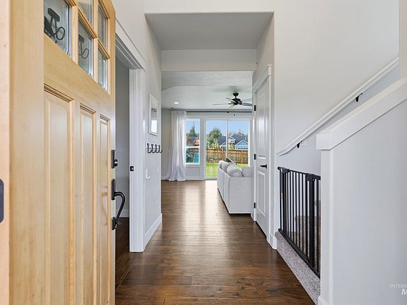 5th image of 2221 E 3rd St