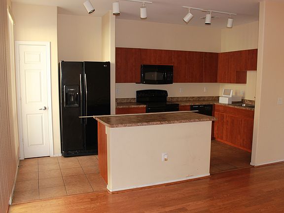 4th image of 2450 W Glenrosa Ave Unit 19