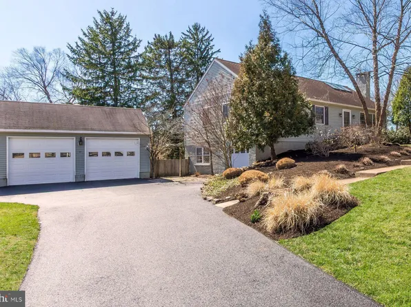 87 Sunset Dr, New Hope, PA 18938