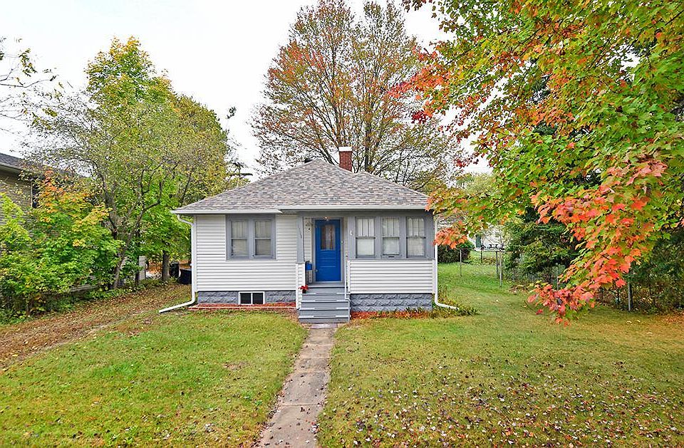 1st image of 1716 6th St E