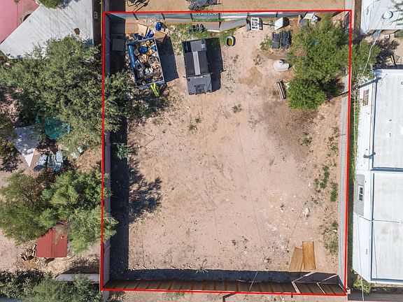 2nd image of 928 S Bean Ave