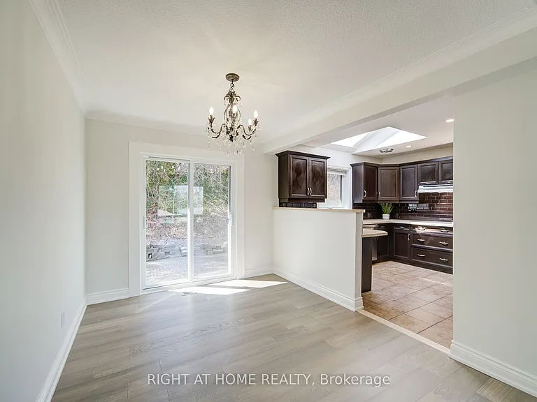 326 Jaybell Grv — Photo 6
