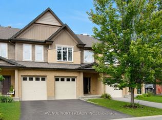 303 Wood Acres Grv, Ottawa, ON K1T 0M5