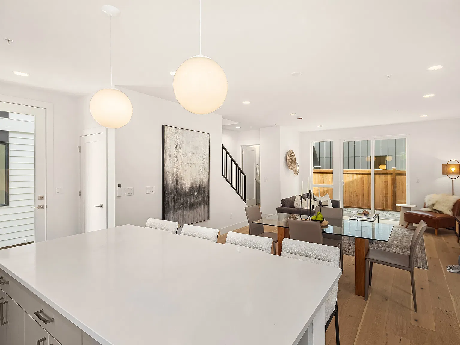 2 bed, 2.5 bath, 1310 sqft, $3,850 — Photo 4