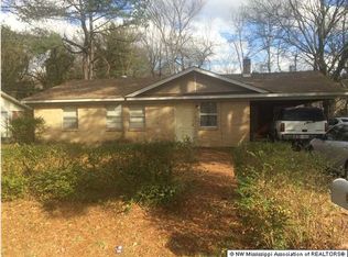 205 Randall Dr, Holly Springs, MS 38635