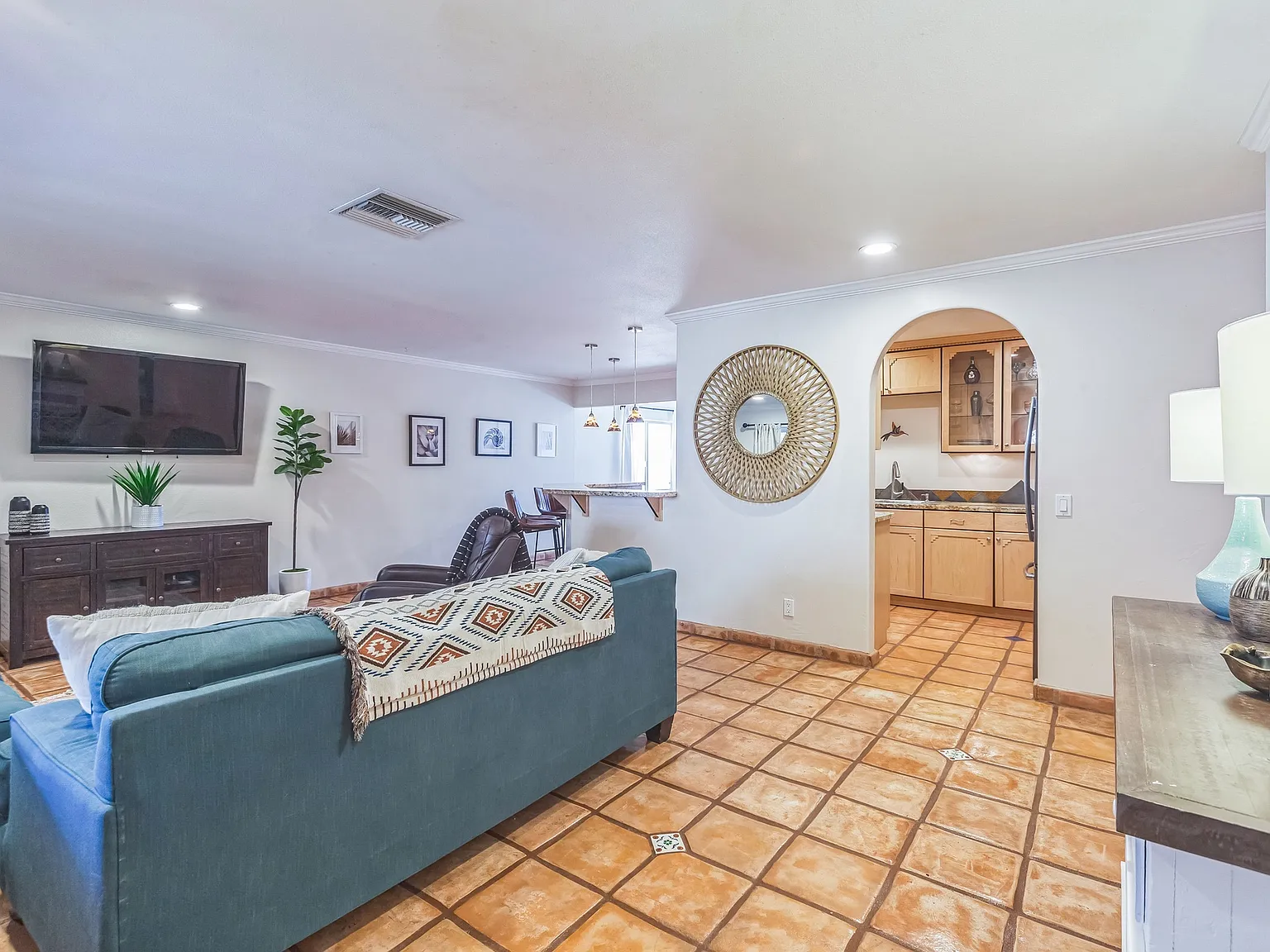 3 bed, 1440 sqft, $3,900 — Photo 3