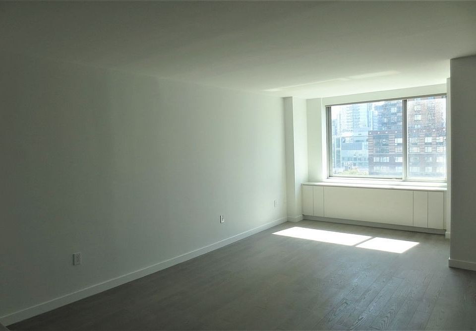 1st image of 101 W End Ave APT 7P