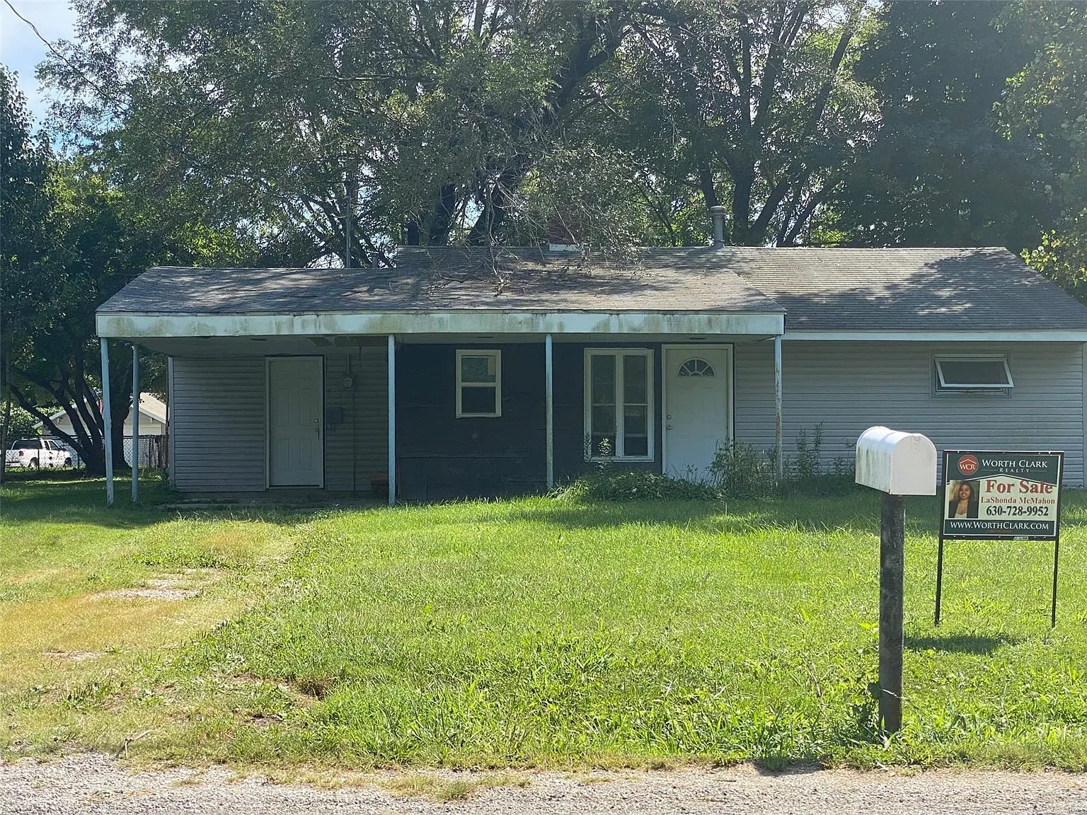 404 Bernard Dr photo 1
