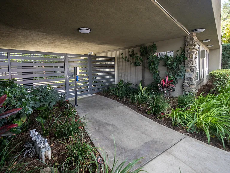 Magnolia Tree Apartments — Photo 34